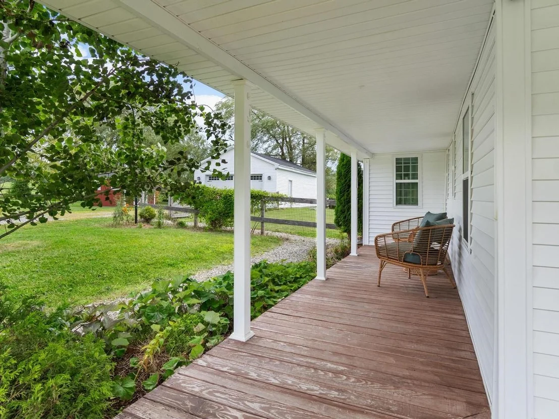 Photo of 3687 Oak Hill