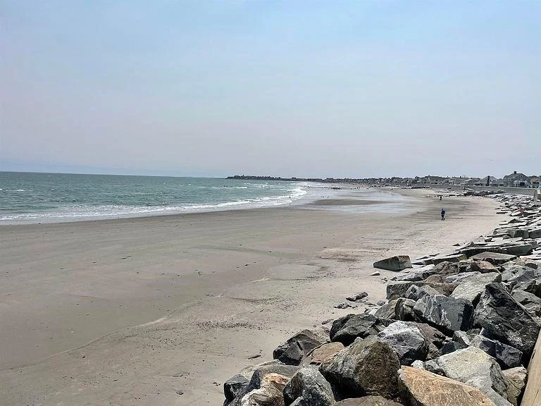 Photo of Unit 7 at 933 Ocean