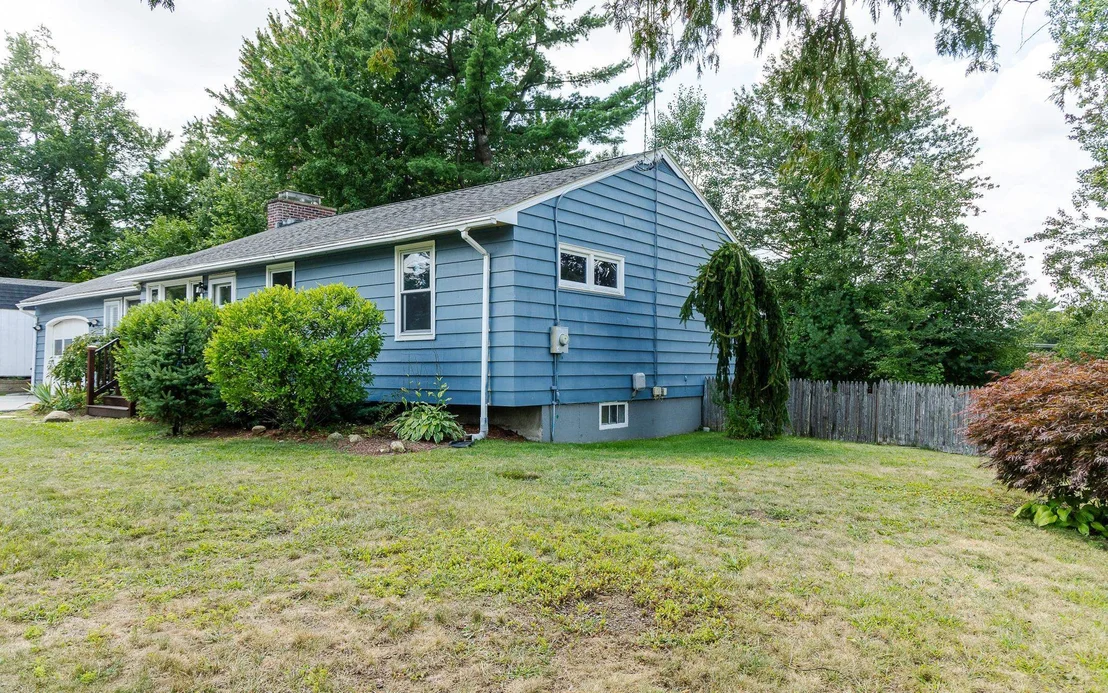 Photo of 5 West Diane