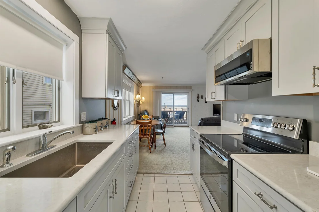 Photo of Unit N1 at 421 Ocean