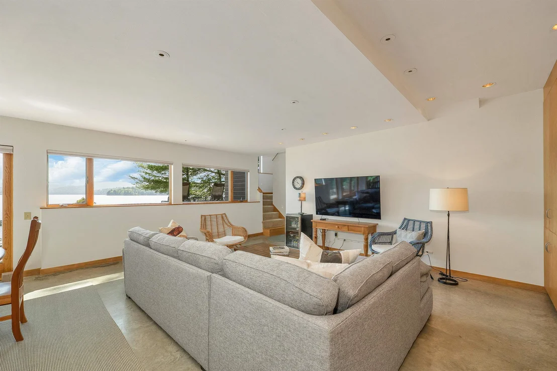 Photo of 41 Meaders Point
