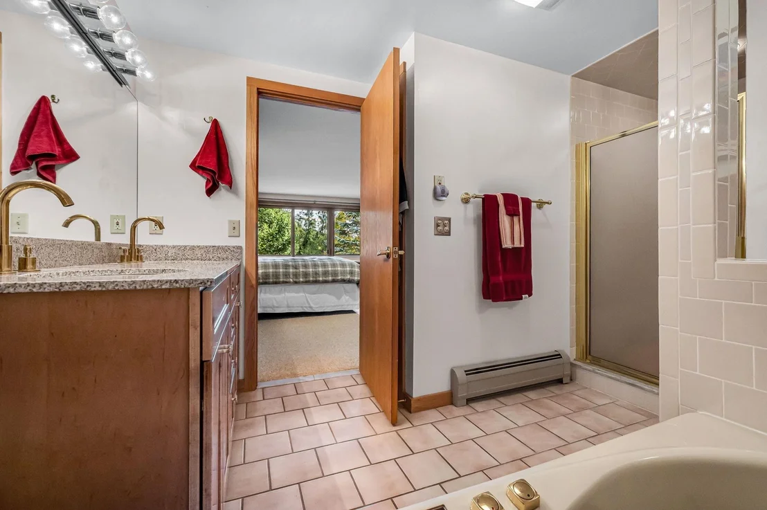 Photo of 33 Carinthia