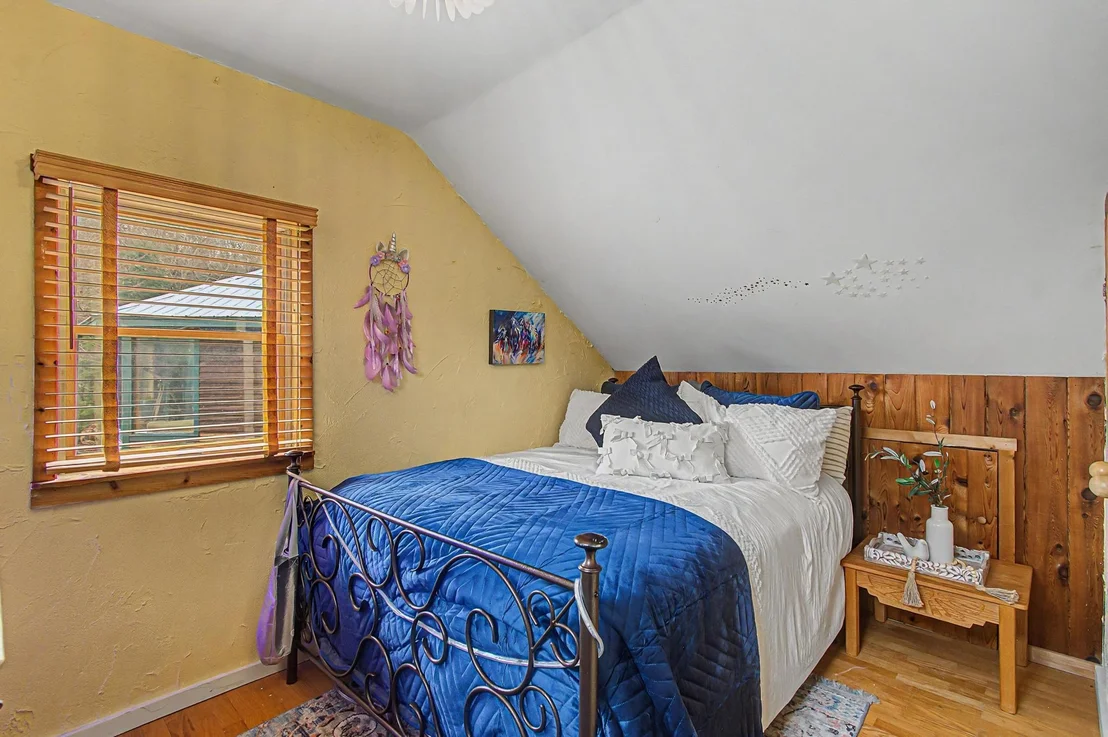 Photo of 2212 Symonds Mill