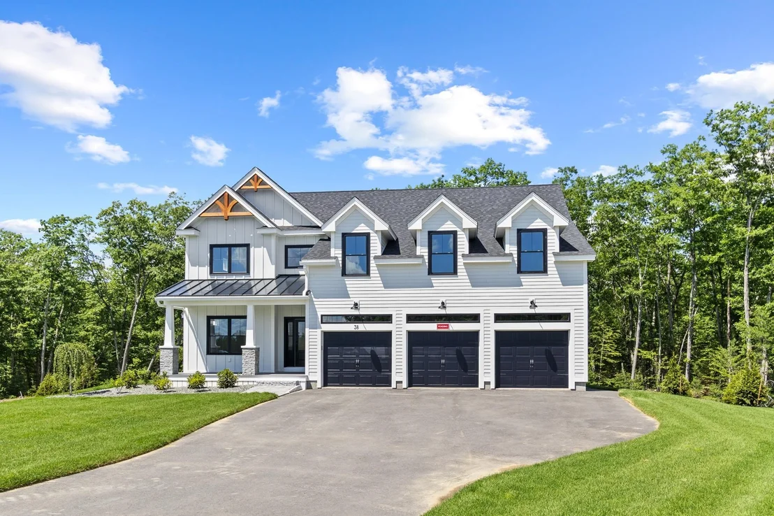 Photo of Unit LOT8 at 38 Signature