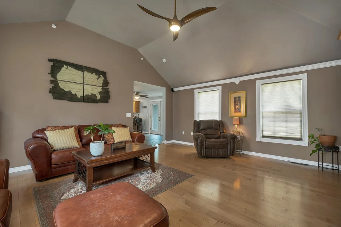Photo of 71 Auburn