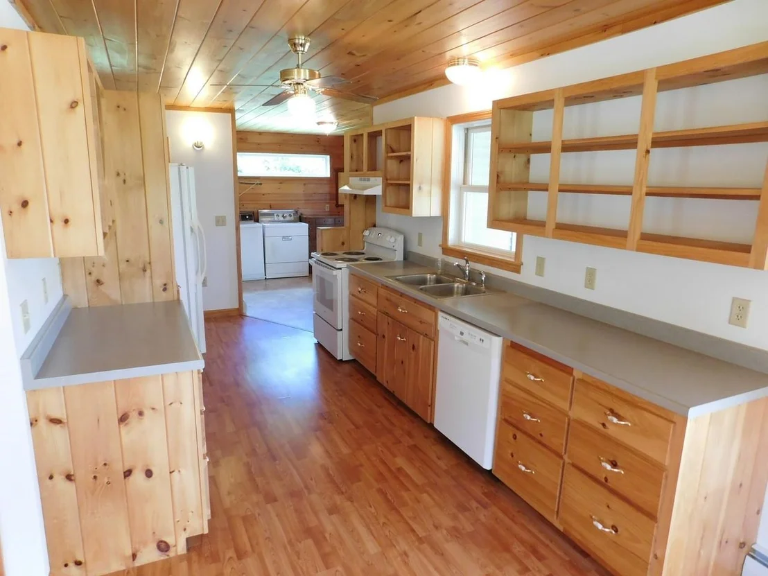 Photo of 150 Piney Woods