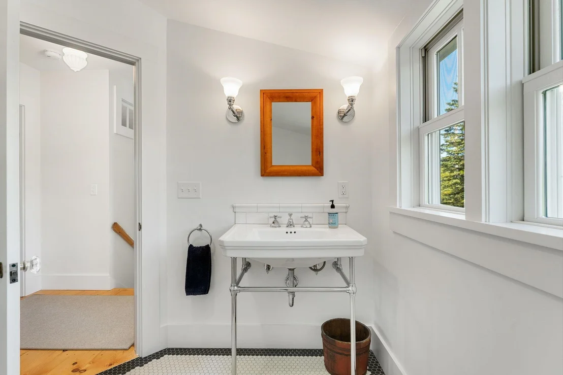 Photo of 1754 Brook