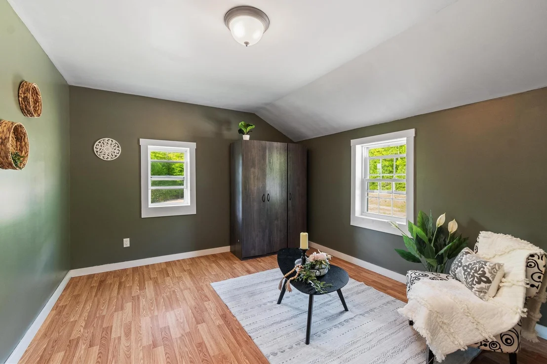 Photo of 559 Valley View