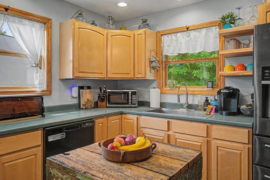 Photo of 2446 Carter Hill