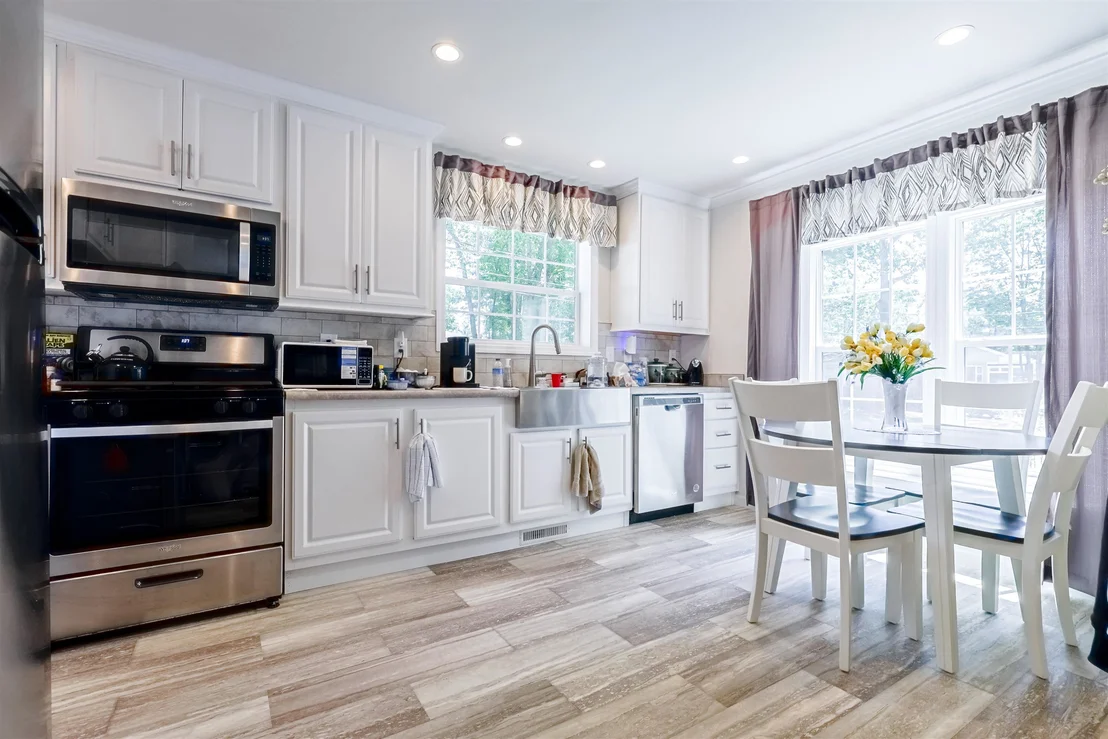 Photo of 139 Robinhood