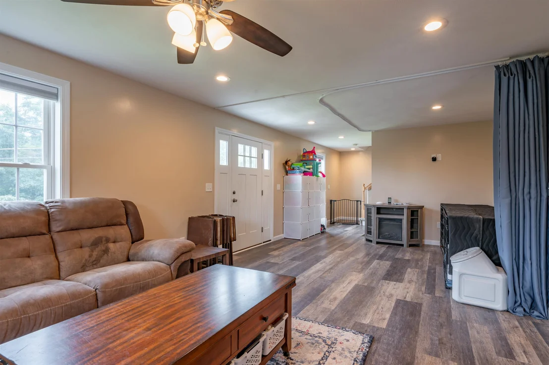 Photo of 885 Mason
