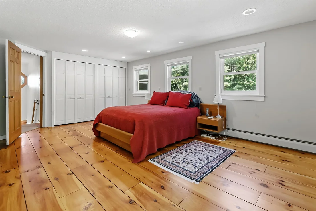 Photo of 1087 County