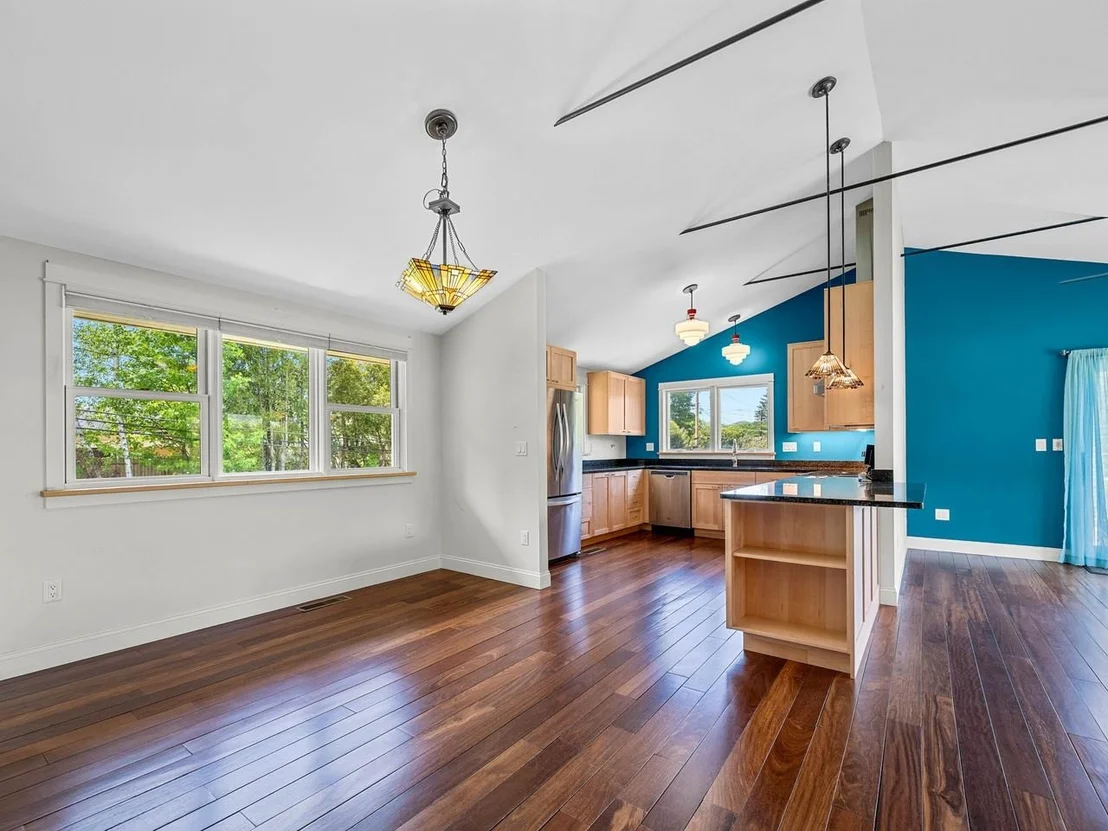 Photo of 48 Colonial