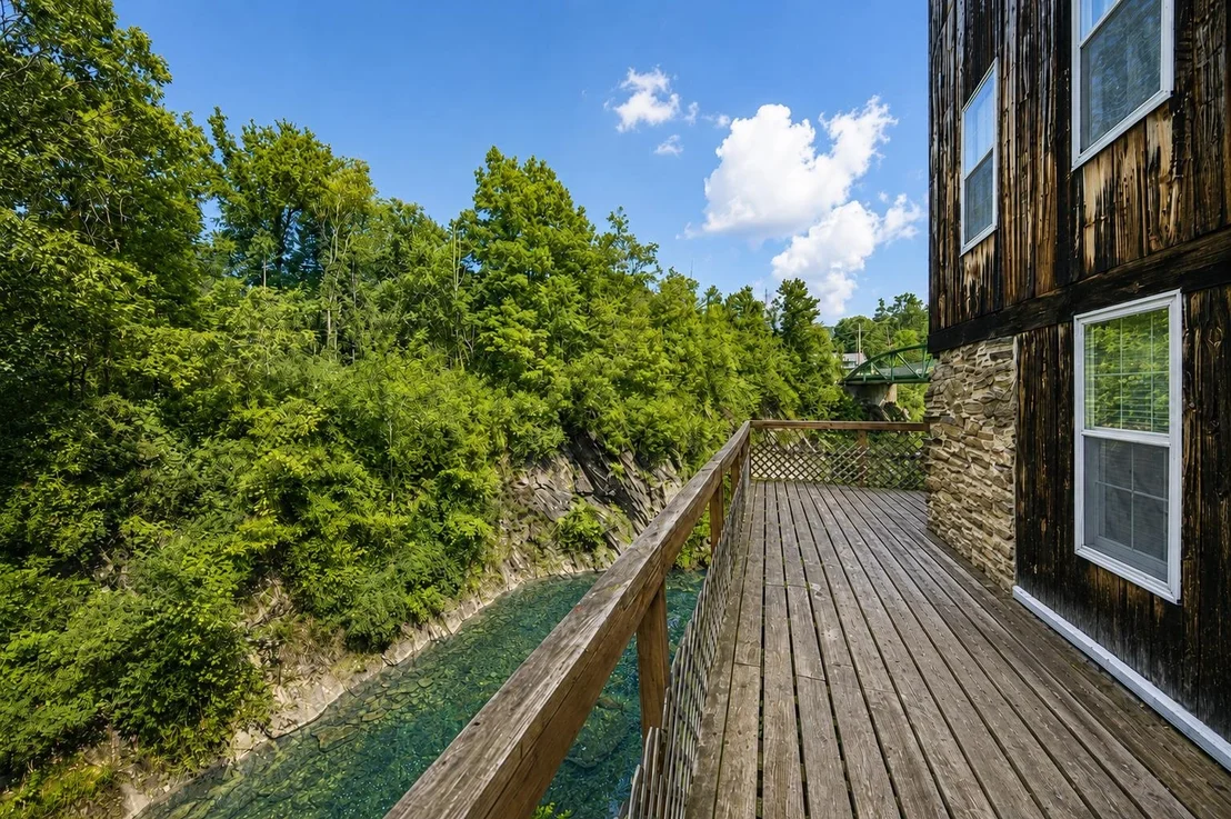 Photo of 212 Thrall
