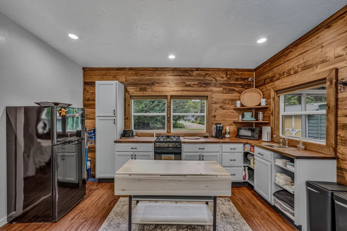 Photo of 180 Mill Brook