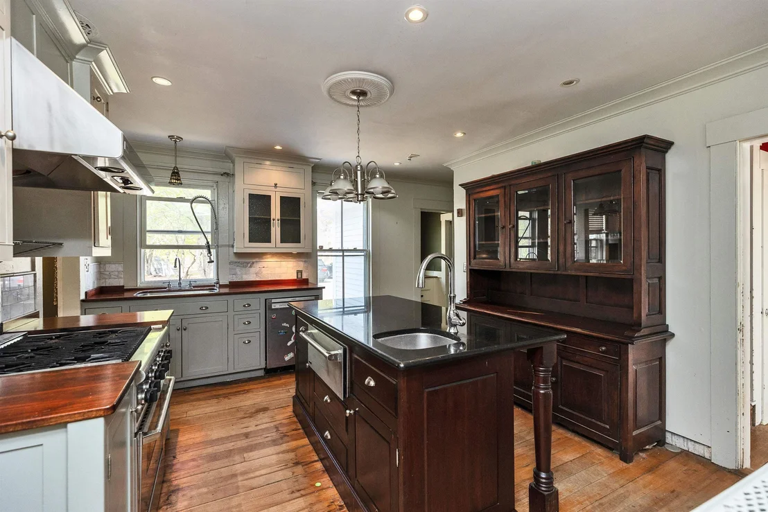 Photo of 24 Maple