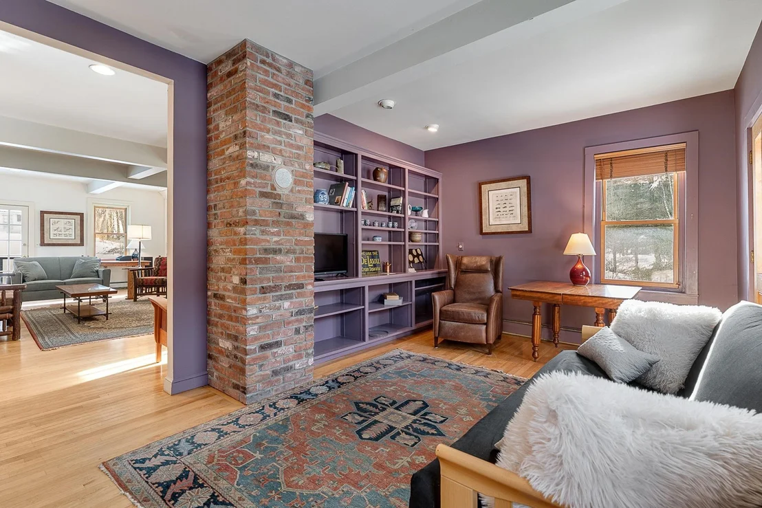 Photo of 565 Main