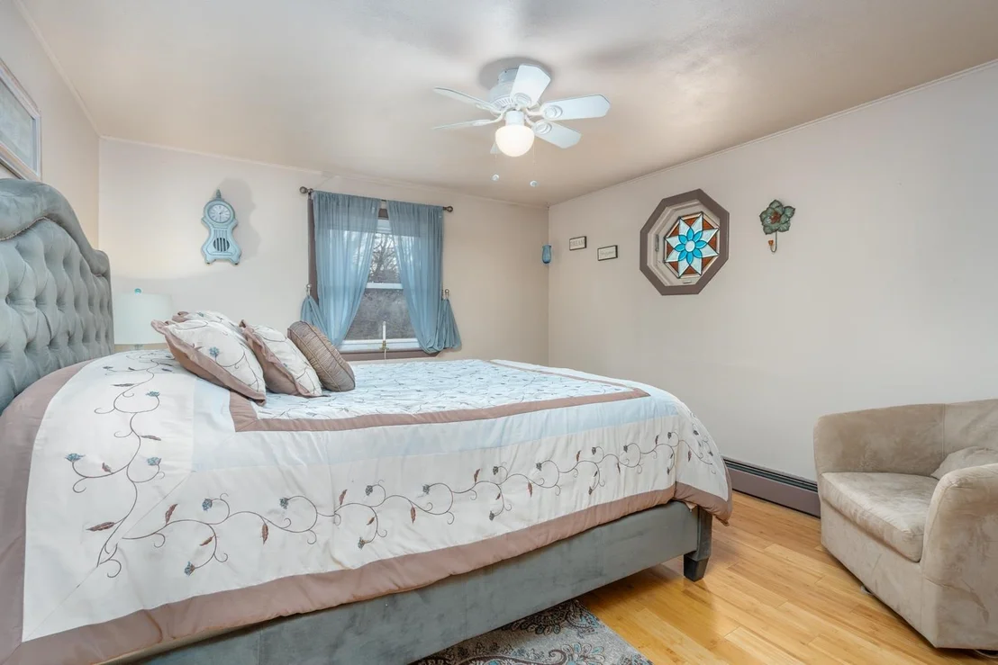 Photo of 140 Mountain View