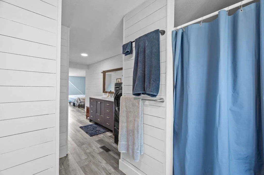 Photo of Unit 5 at 989 Ocean