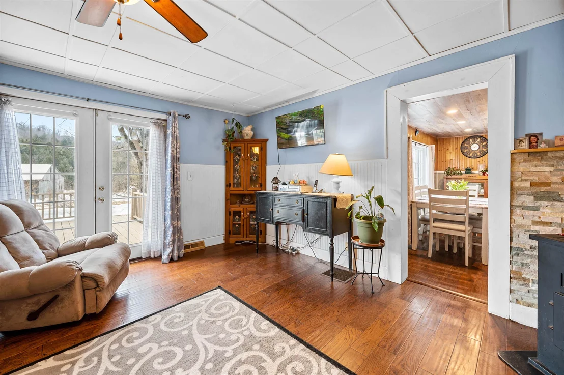 Photo of 684 Union Brook