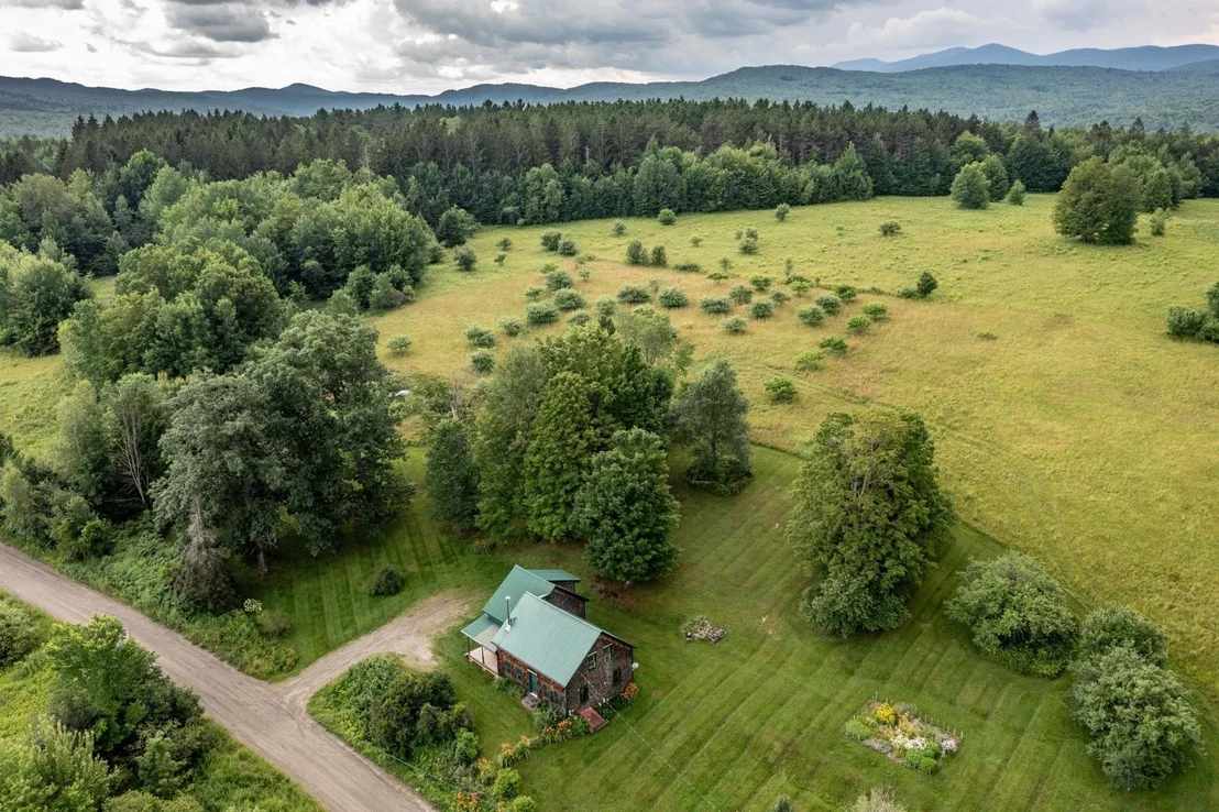Photo of 1076 Brown Hill