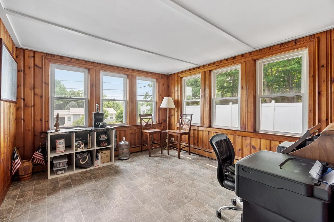 Photo of 32 Rollins