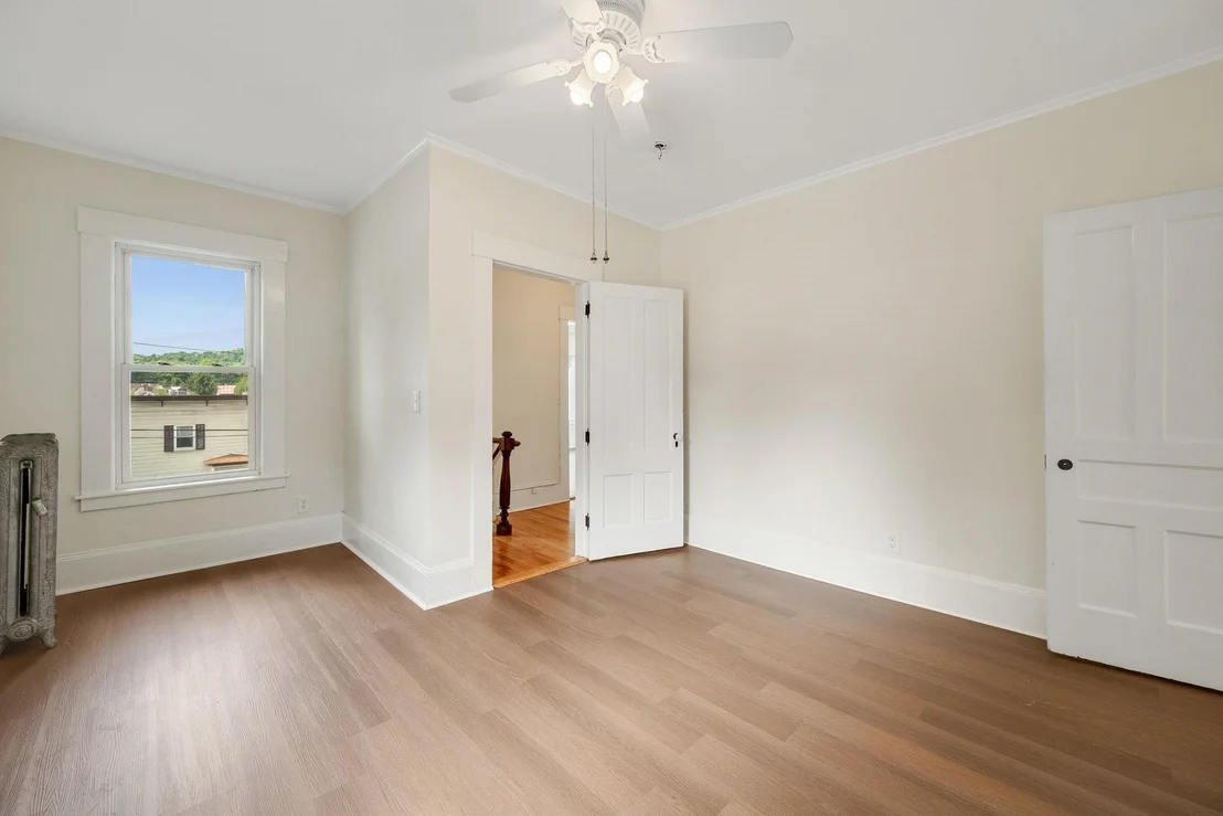 Photo of 22 Eastern