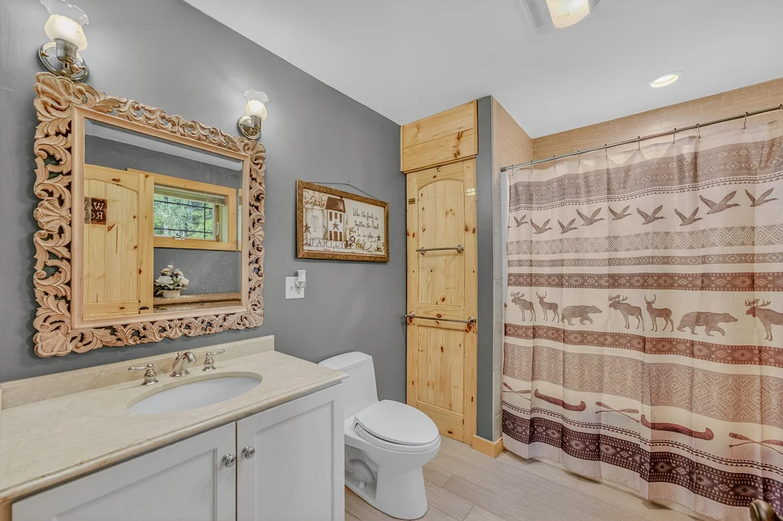 Photo of 1560 Cherry Valley