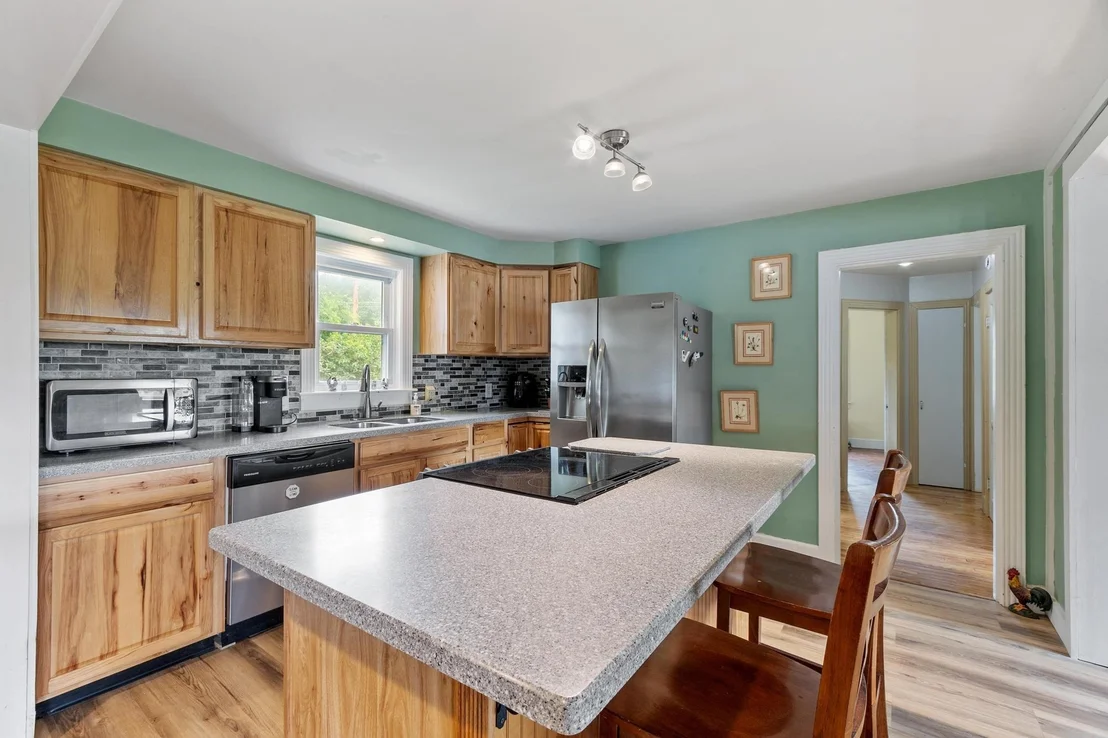 Photo of 32 Rollins