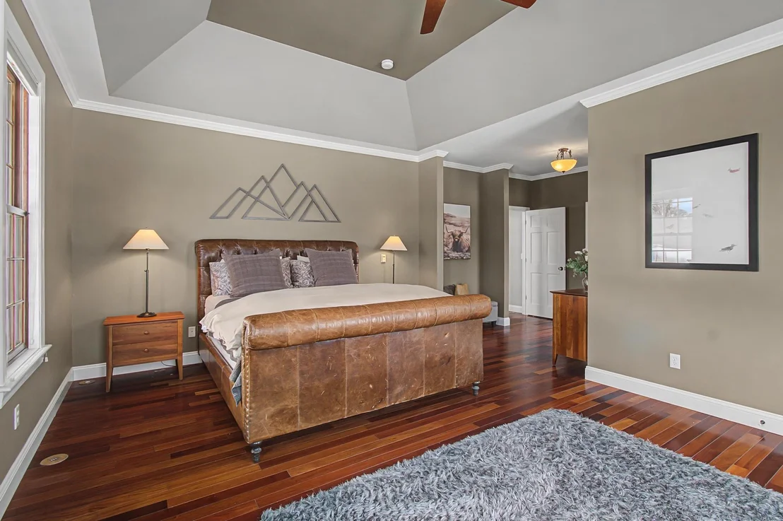 Photo of 4517 Oak Hill