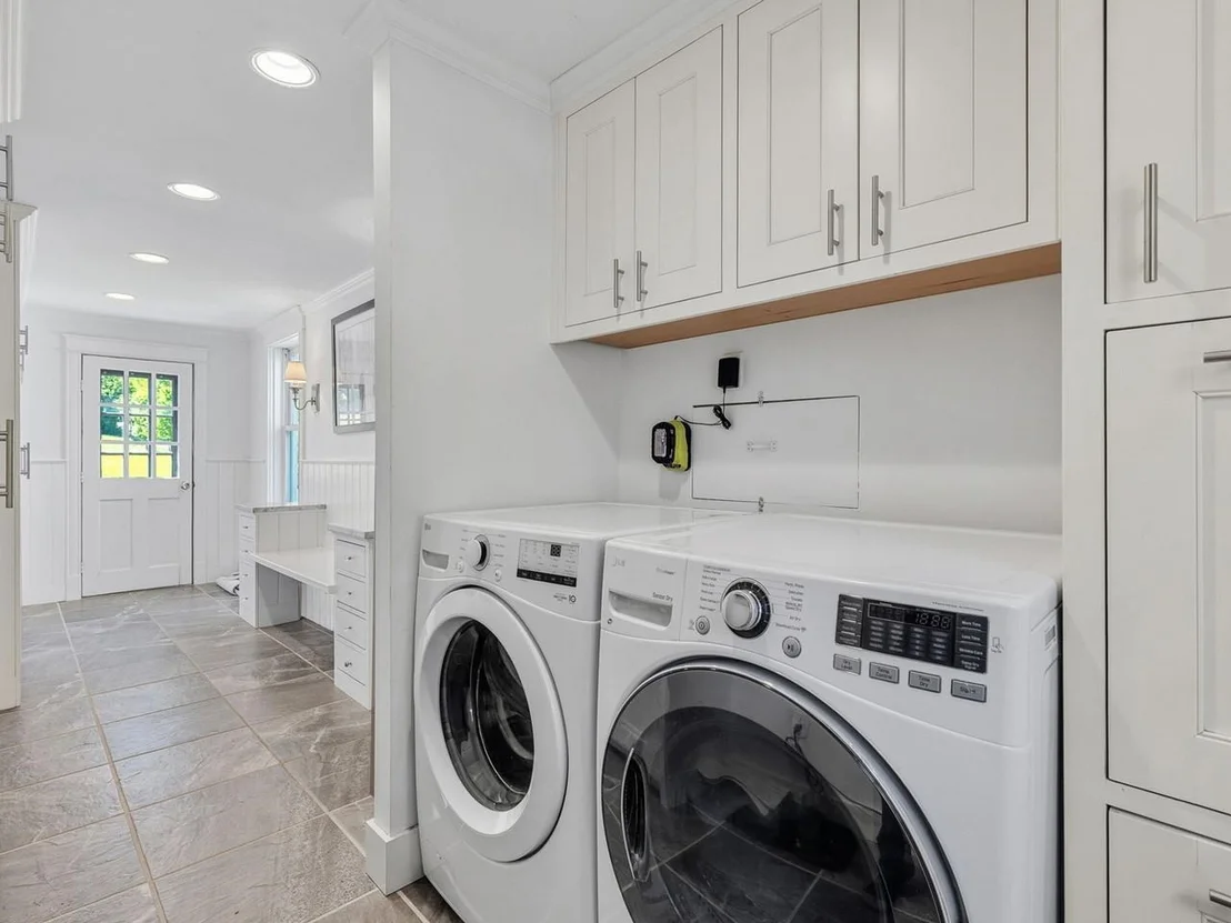 Photo of 609 Common