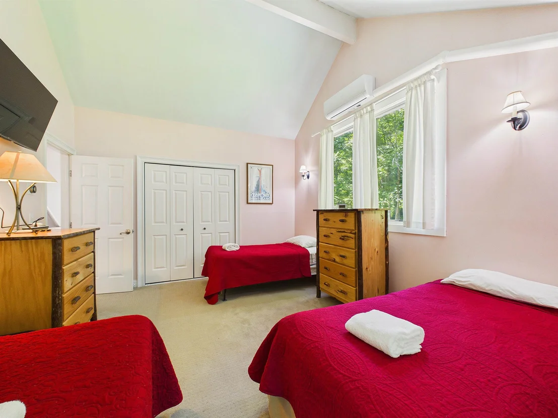 Photo of Unit UNITD at 300 Trailside
