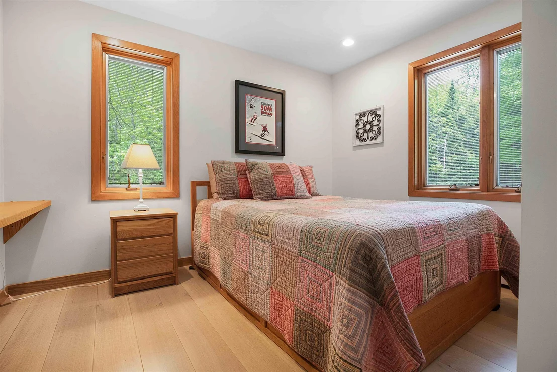 Photo of 426 Roaring Brook