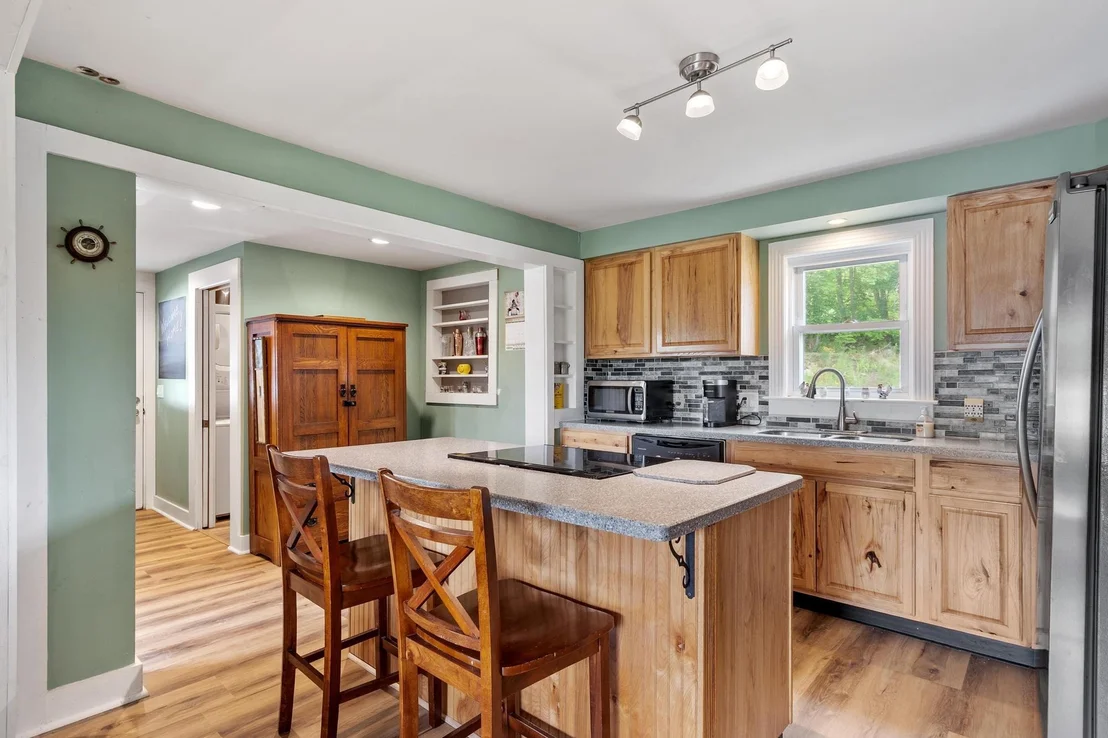 Photo of 32 Rollins
