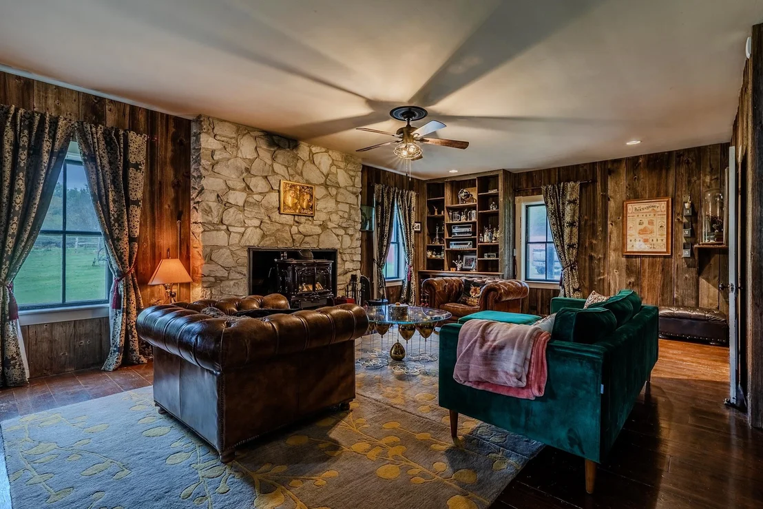 Photo of 818 Danby Hill