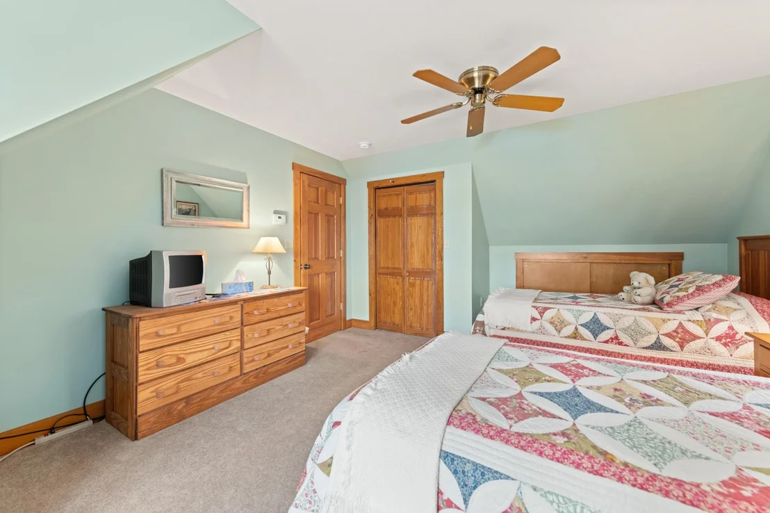Photo of 33 Arrowhead Point