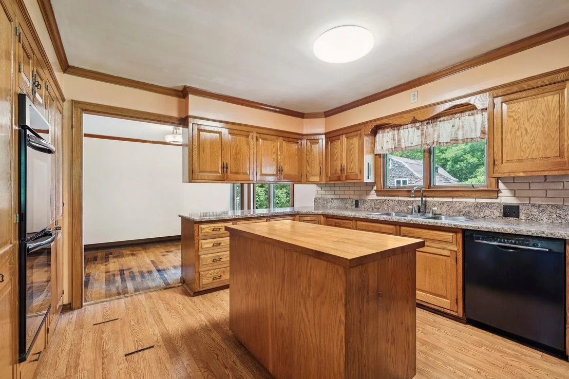 Photo of 72 Ledge