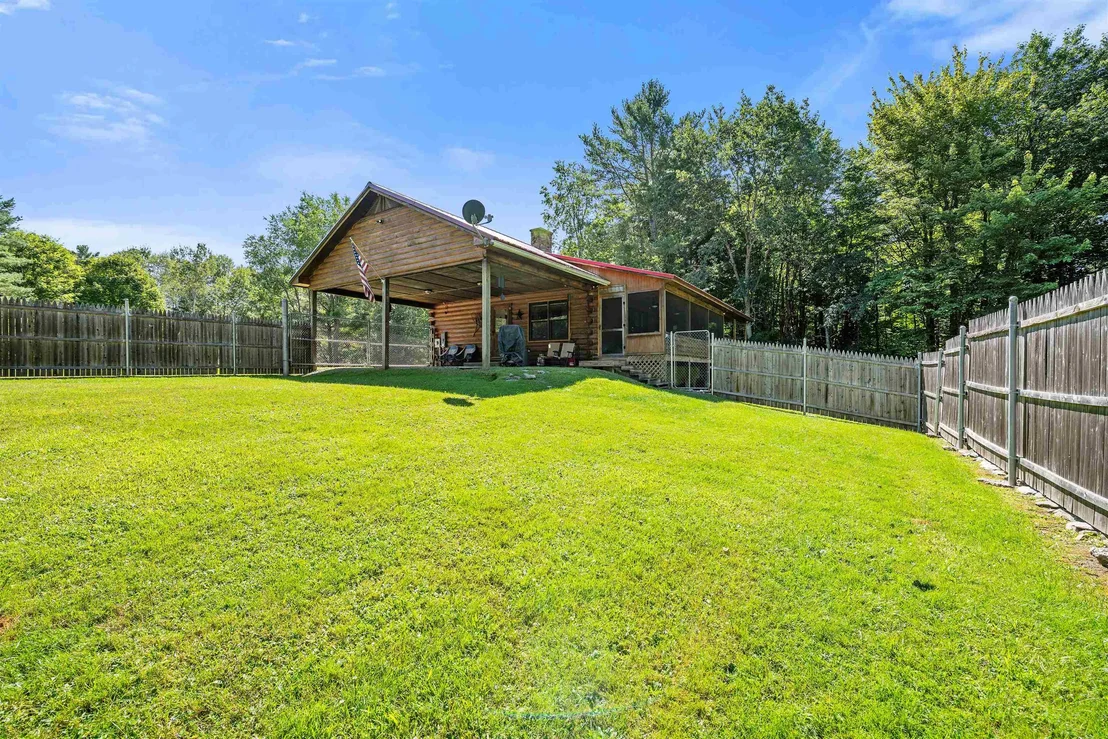 Photo of 162 South Lunenburg
