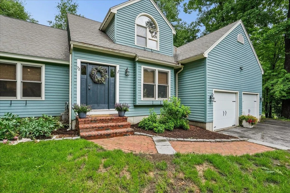 Photo of 72 Oakmont