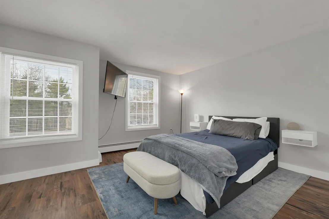 Photo of Unit 303 at 1465 Hooksett