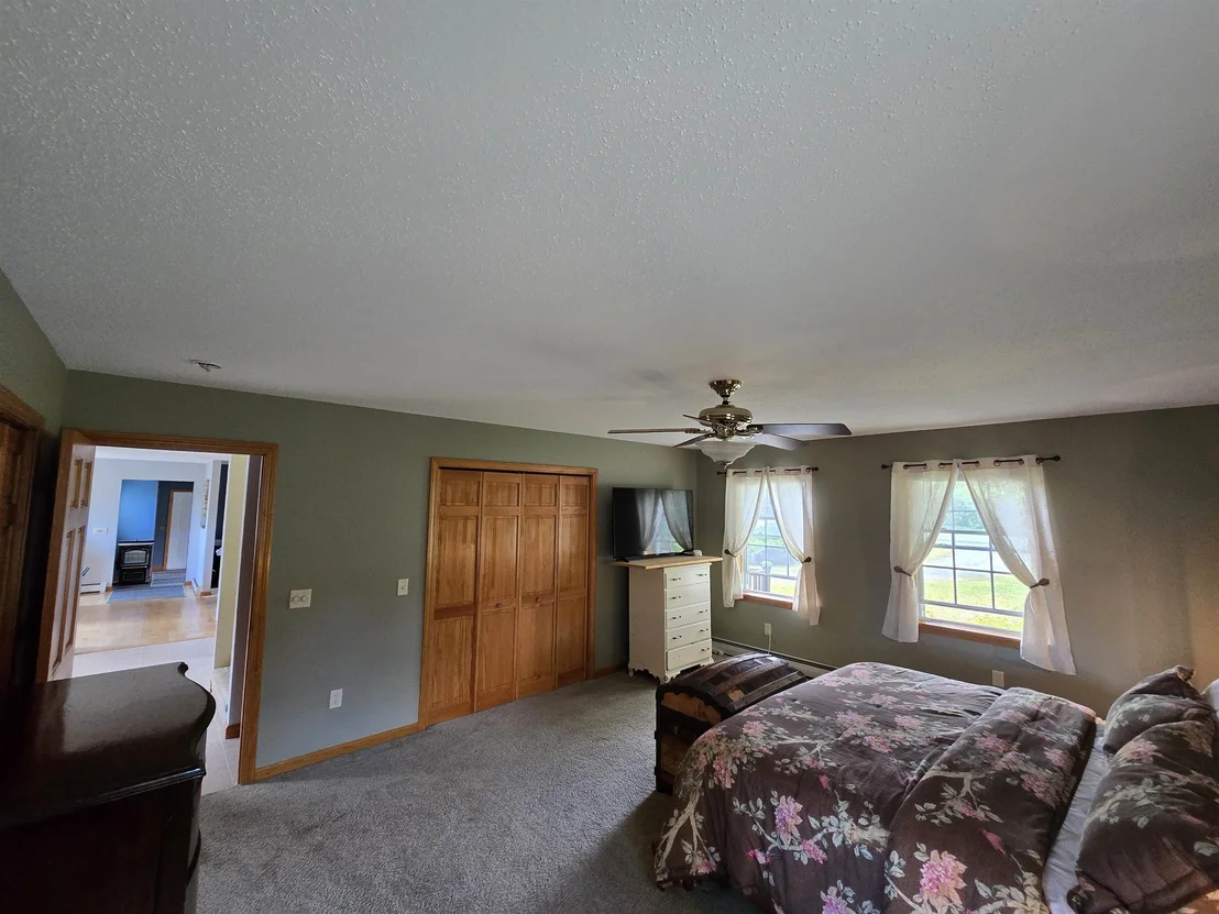 Photo of 892 Burton Hill