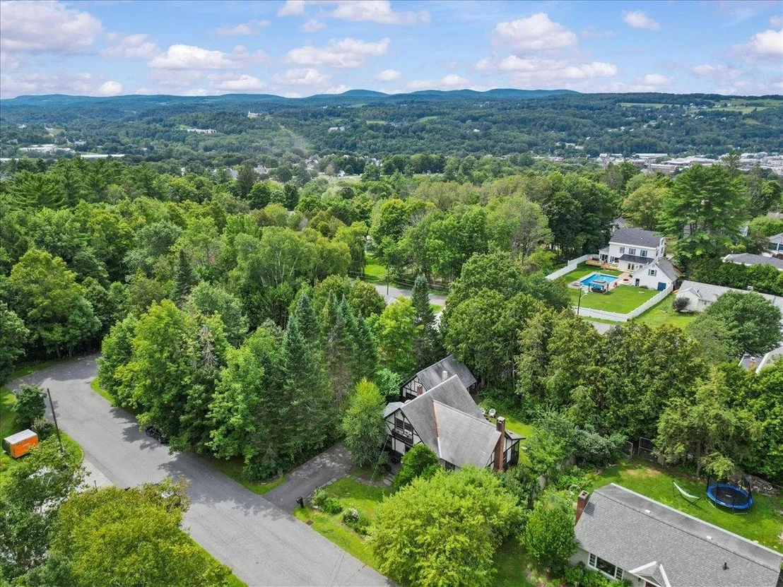 Photo of 6 Edgewood
