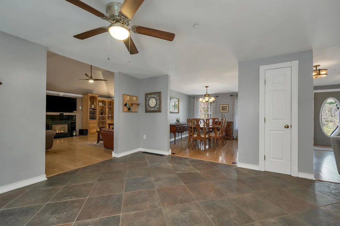 Photo of 71 Auburn