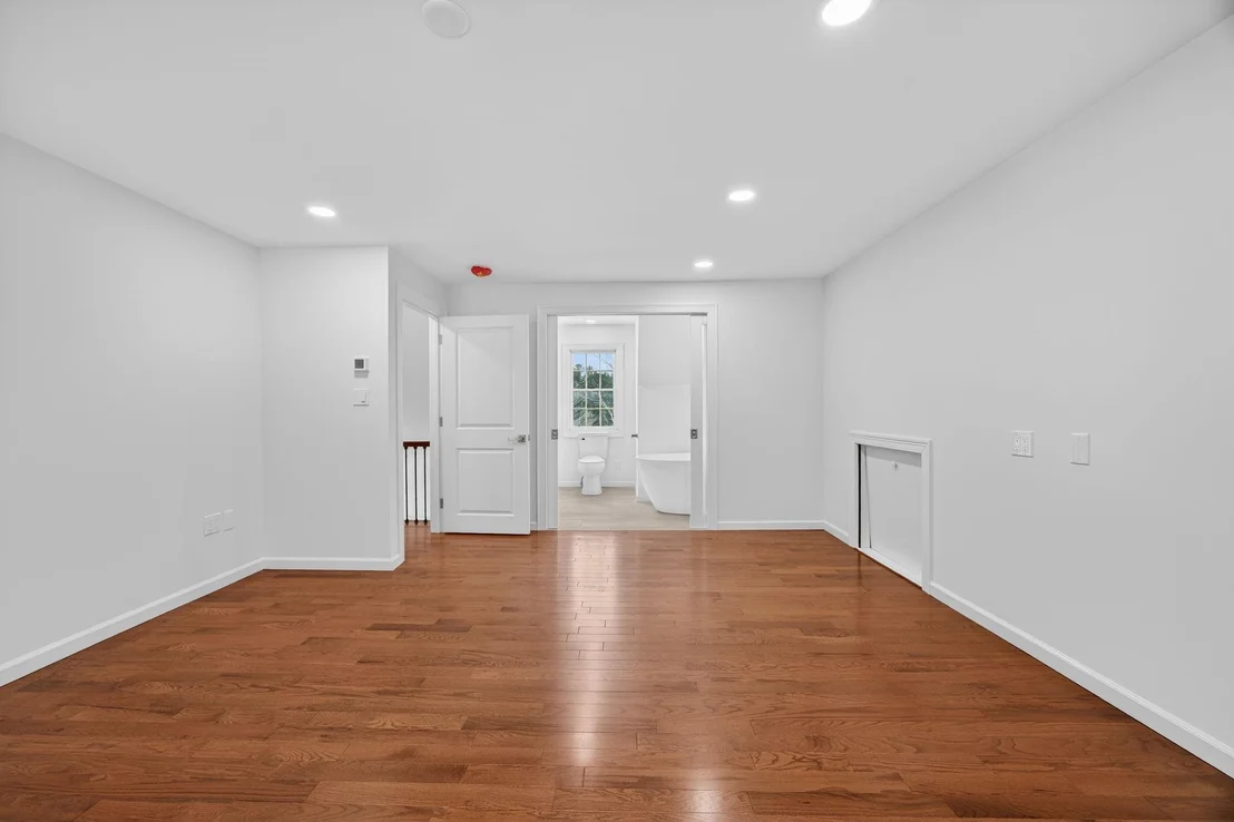 Photo of 166 Londonderry