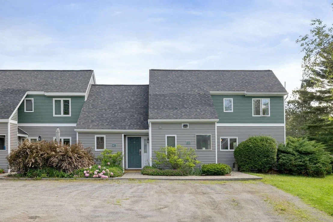 Photo of Unit 626627 at 24 Stoweflake Meadows