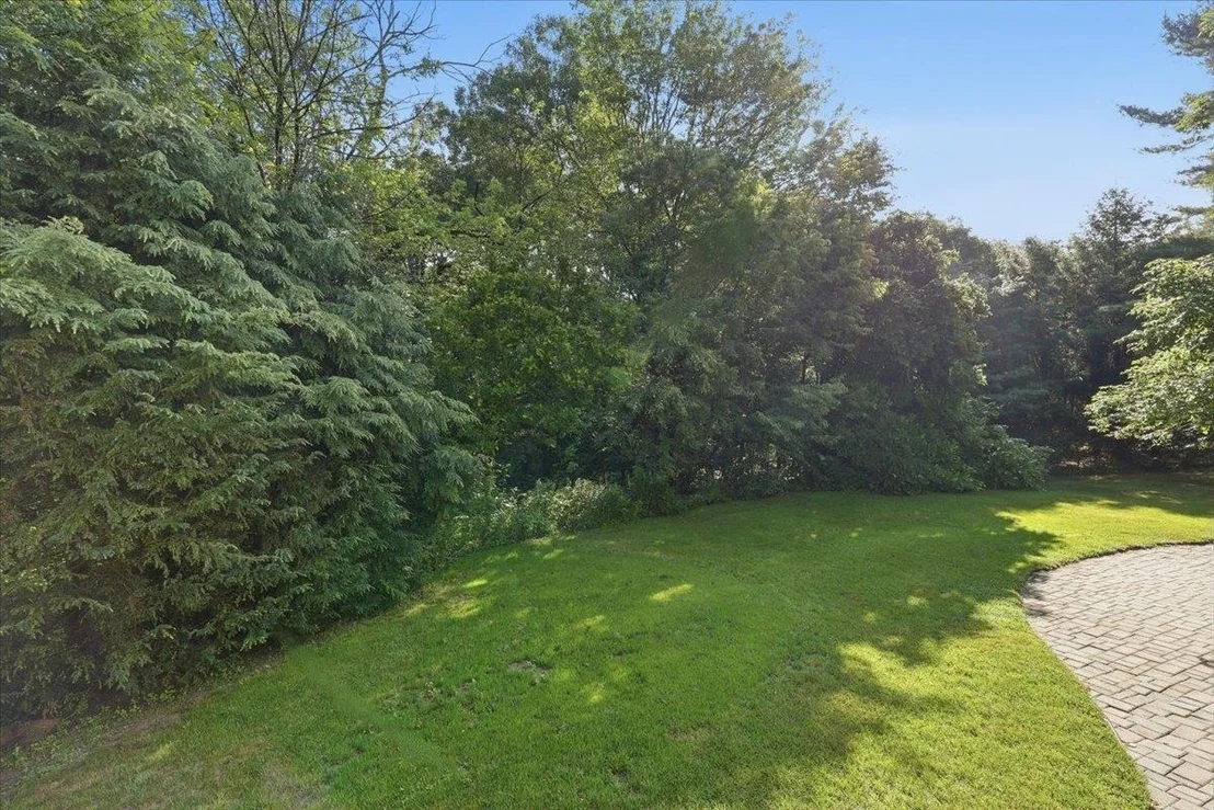 Photo of 16 Lakeview