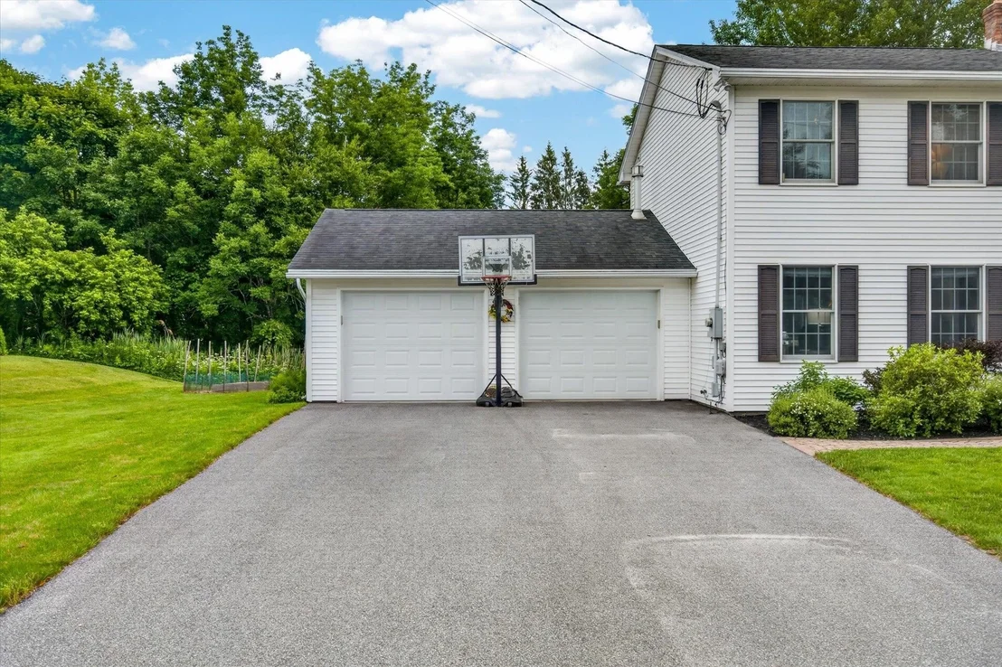 Photo of 12 Moon Brook