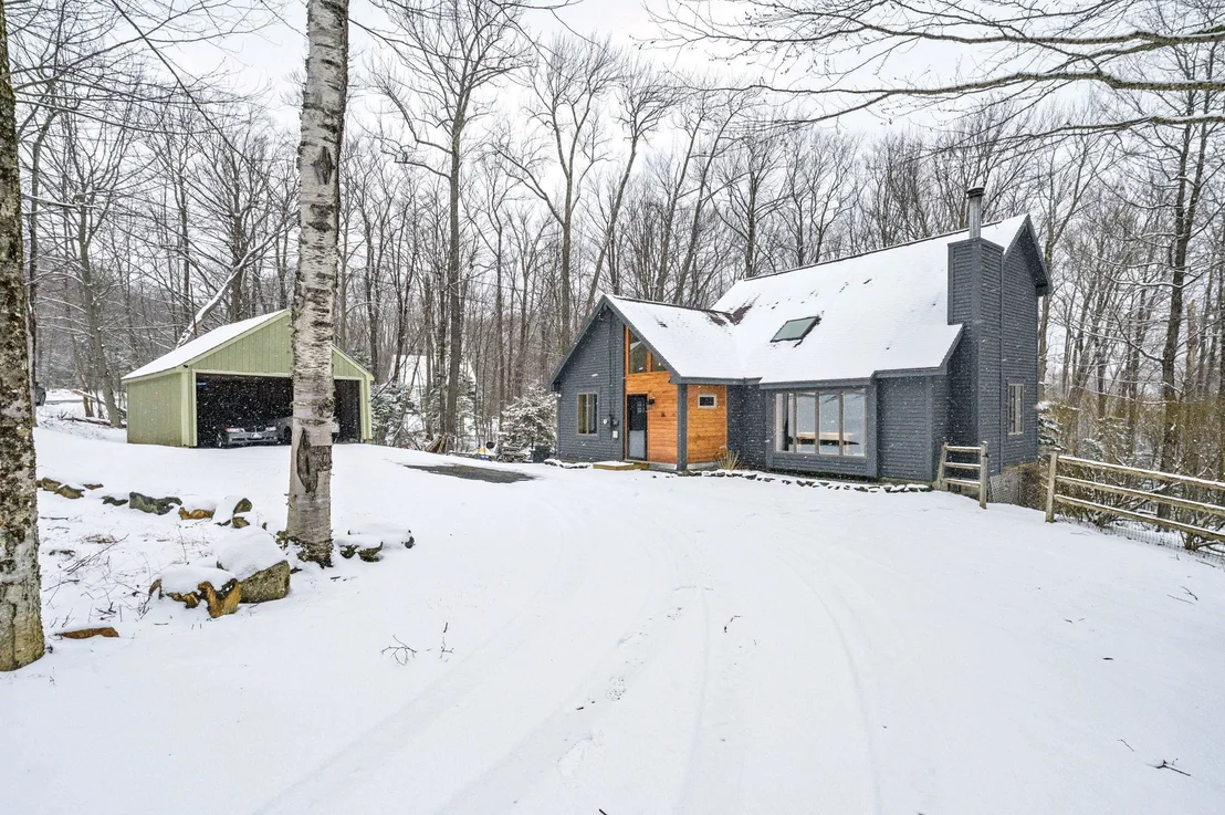 Photo of 36 Buckboard