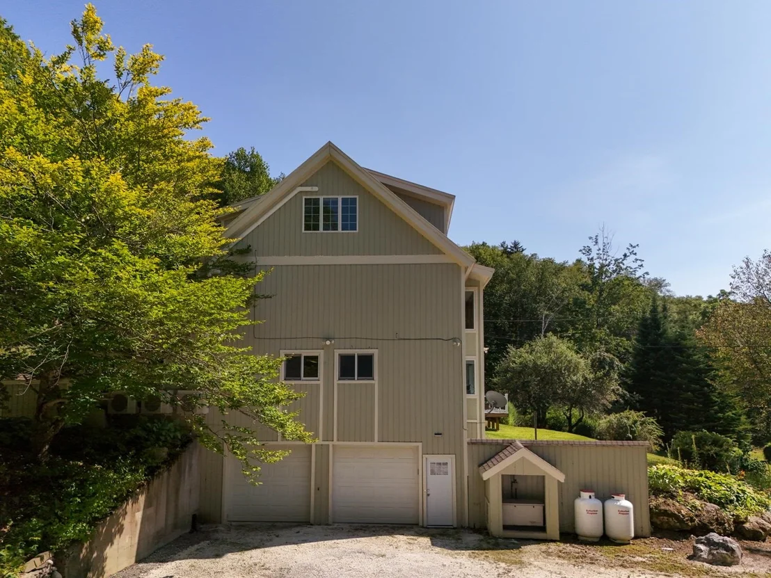 Photo of 2744 Danby Mountain