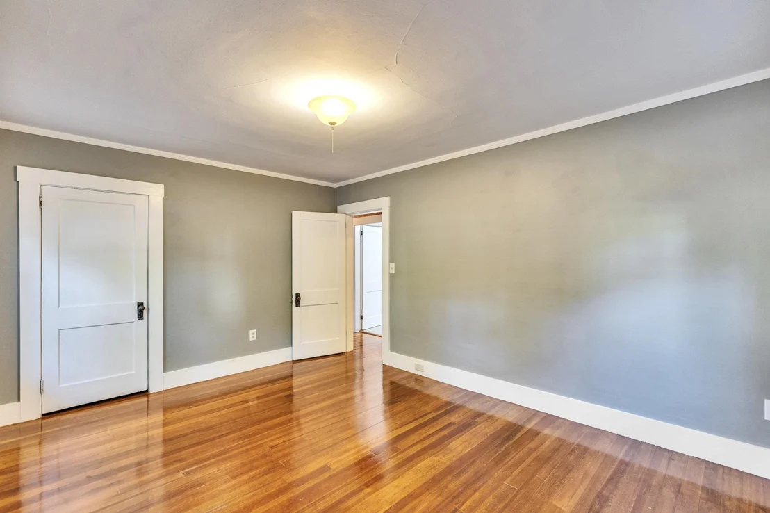 Photo of 370 Main